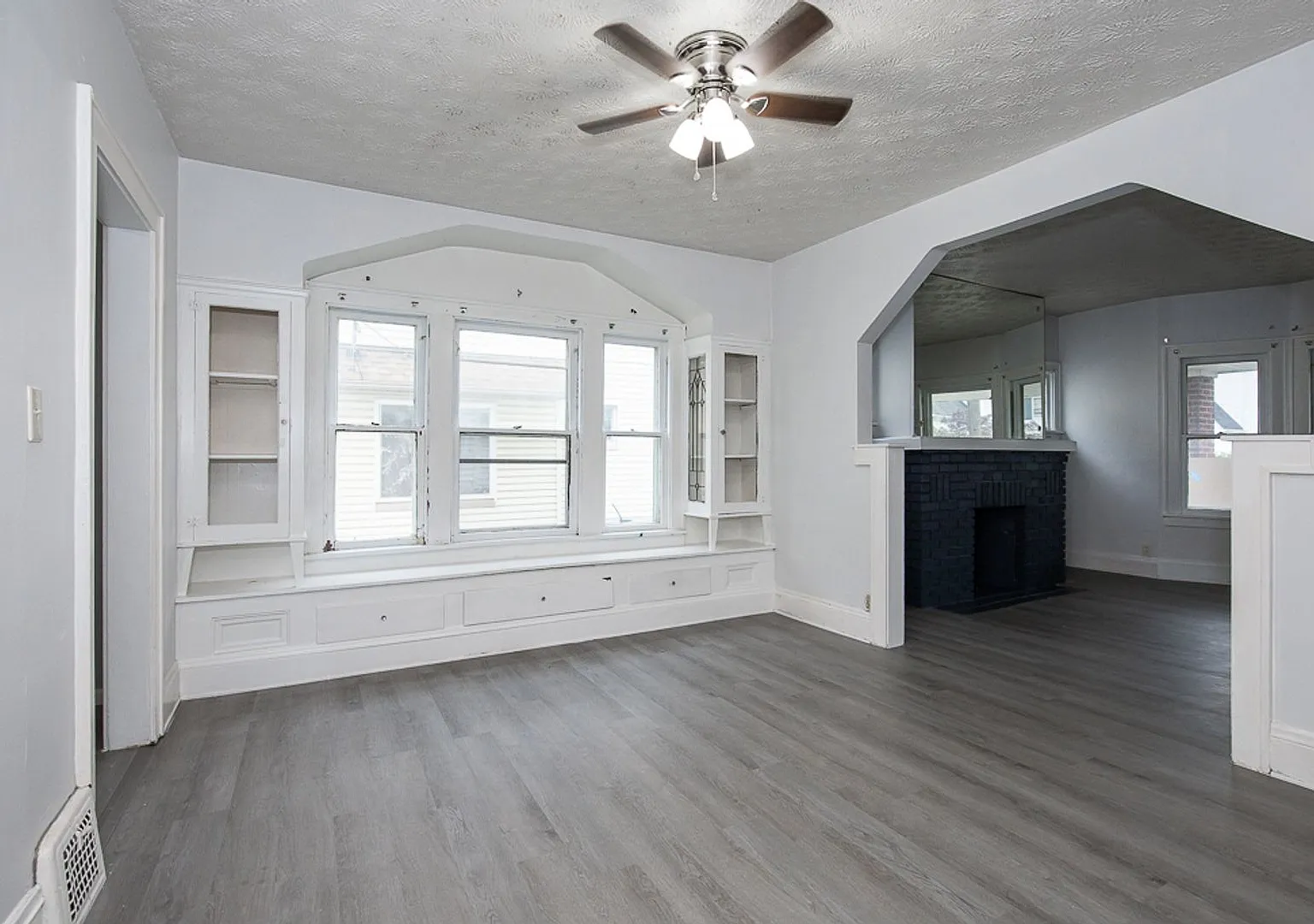4930 E 108 St Garfield Heights, Oh. 44125 — Photo 3