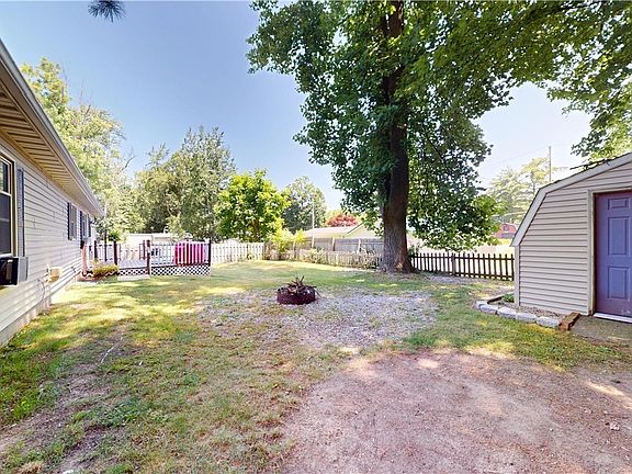 3rd image of 1575 Grove Ave