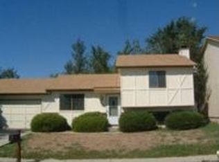 2080 Grosbear Ln, Colorado Springs, CO 80916
