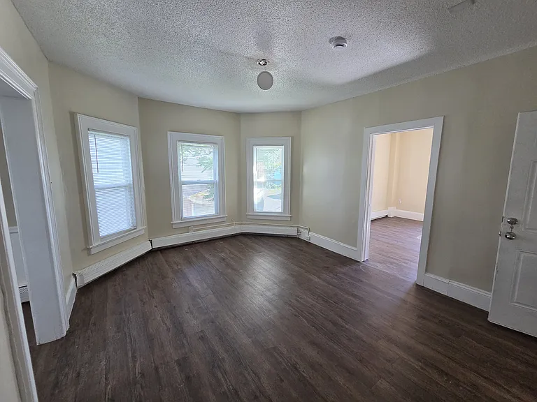 240 Maple St #2 — Photo 11