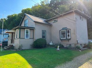 22 Mechanic St, Rouseville, PA 16344