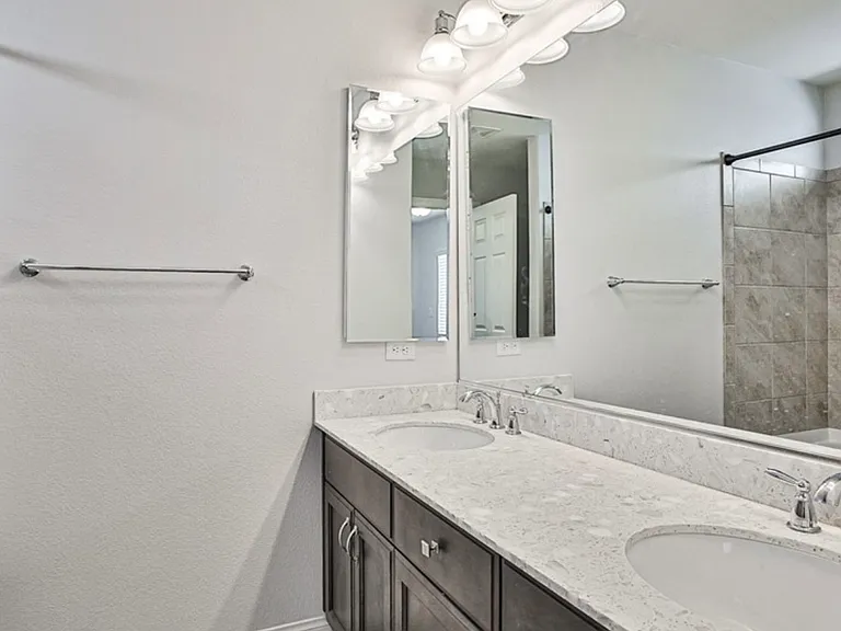 5390 Montauck Ave — Photo 23