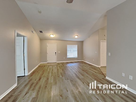 3rd image of 9303 27th Ave E