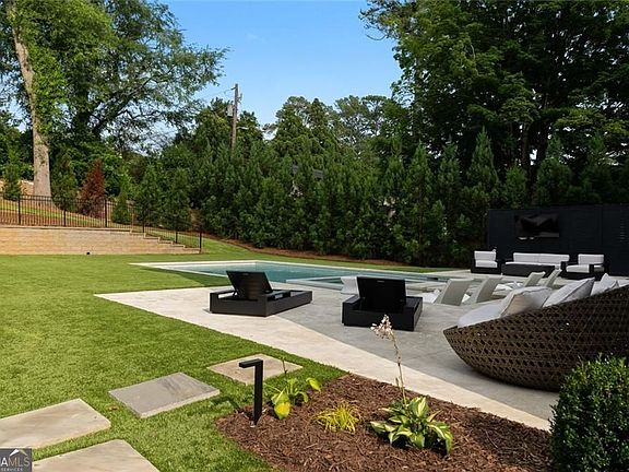 5th image of 4063 Rickenbacker Dr NE