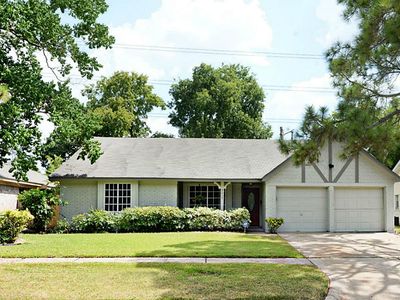 9215 Twin Hills Dr, Houston, TX, 77031