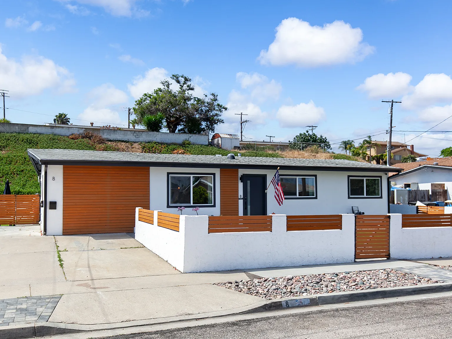 3 bed, 1200 sqft, $4,250 — Photo 1