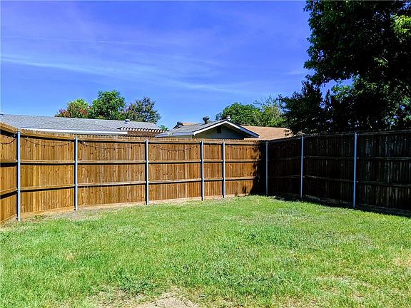 5th image of 1301 Frio Ln