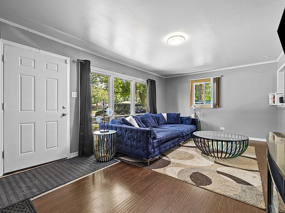 4th image of 454 Indianwood Blvd