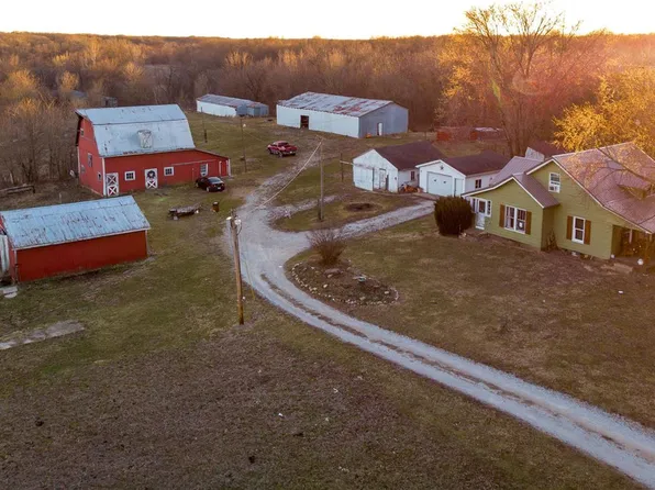 798 E 800th Rd N, Tower Hill, IL 62571