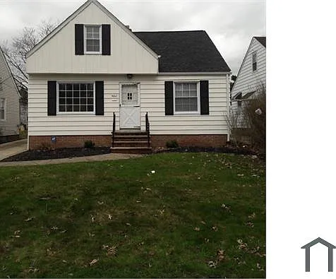 4 bed, $2,100 — Photo 1