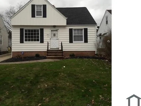 5062 Erwin St, Maple Hts, OH 44137