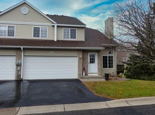 1236 Pecks Woods Dr, New Brighton, MN 55112