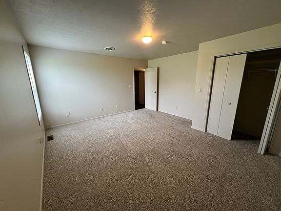 4th image of 204 Meadow Dr Unit 1