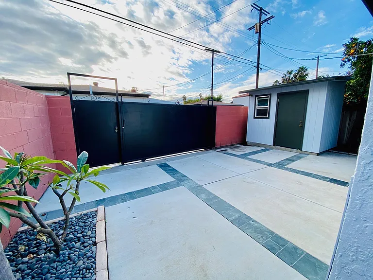 4919 S Centinela Ave — Photo 19