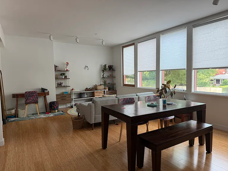 719 Washington St #202 — Photo 3