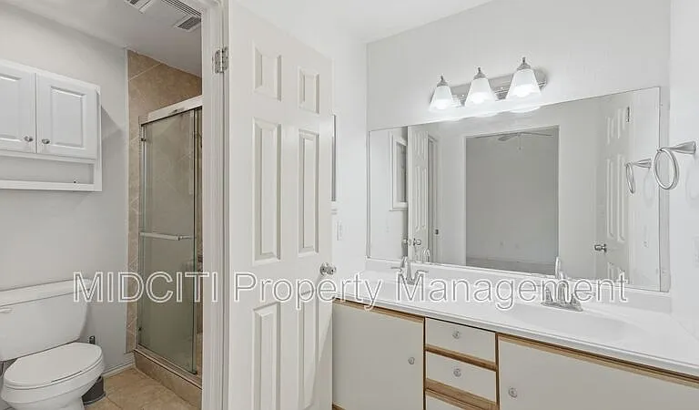 1233 Hollyhock Ln — Photo 23