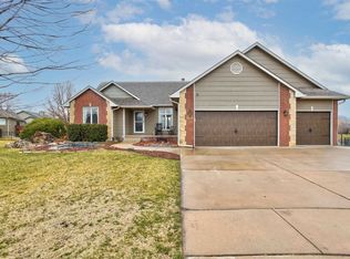 2218 N Crestline Ct, Wichita, KS 67205