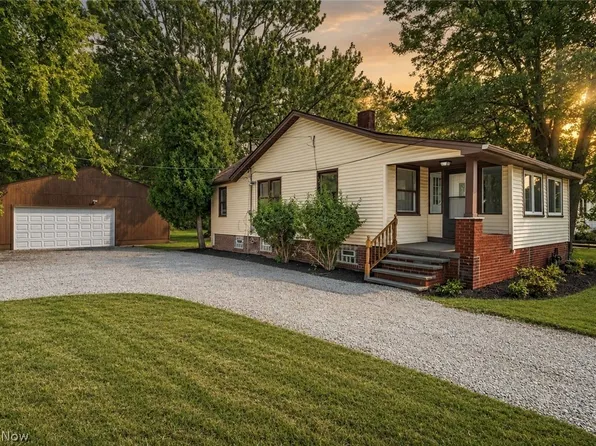 5803 Stearns Rd, North Olmsted, OH 44070