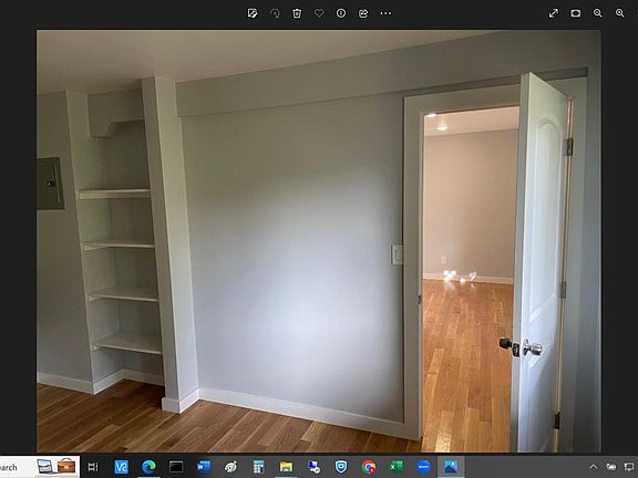 4th image of 902 Everett Ave Unit 1