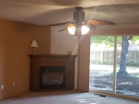 3rd image of 1503 Clearsprings Dr