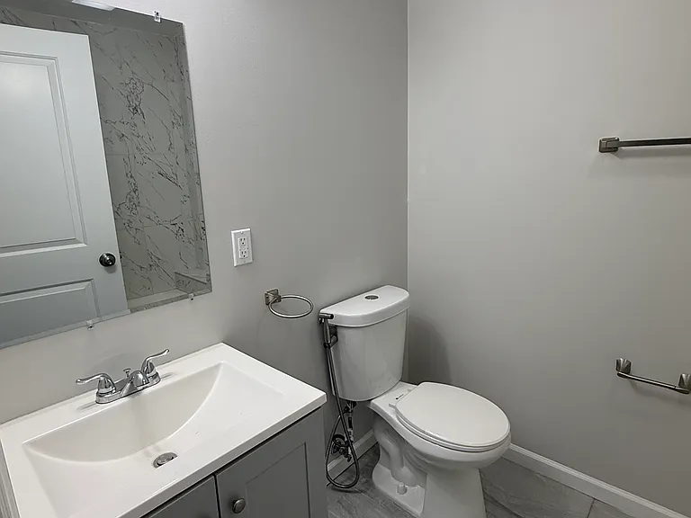 388-390 S 6th St #5 — Photo 13