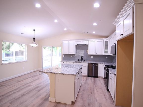 4th image of 321 Wallace Ave