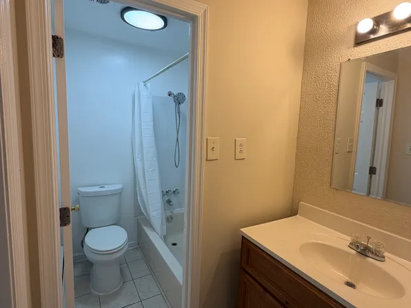 528 Knorr St APT 26, Philadelphia, PA 19111
