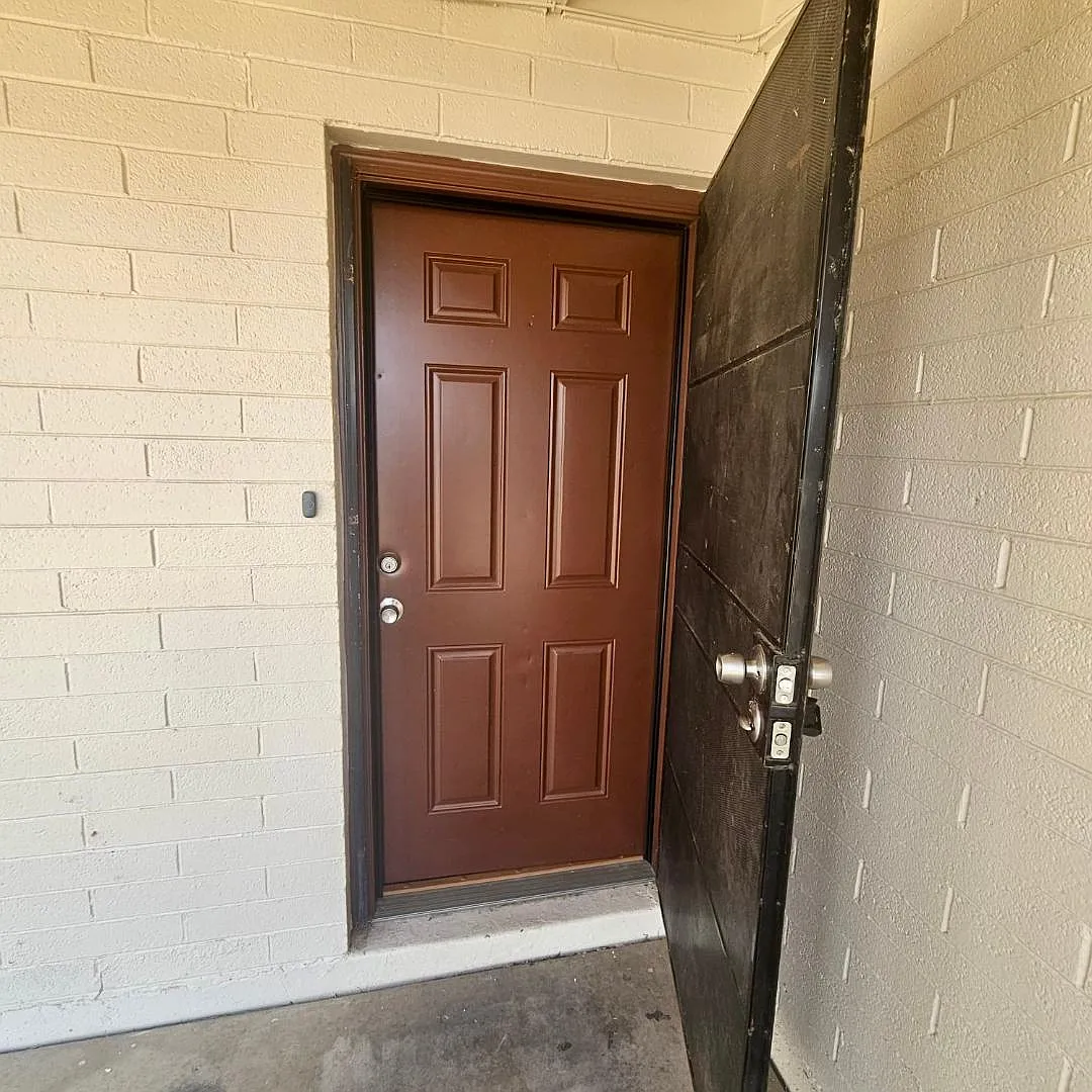 5538 W Monterosa St — Photo 2