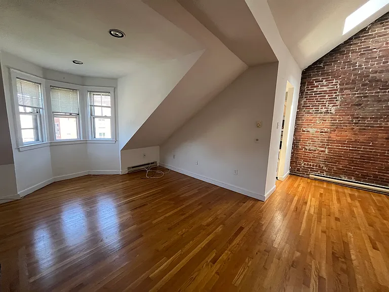 1750 Washington St #12 — Photo 7