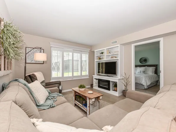 90 Potawatomi ROAD #5B, Williams Bay, WI 53191