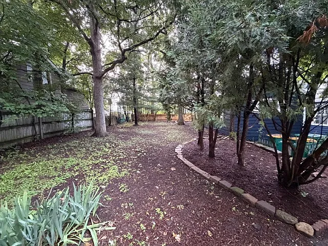 3 bed, 1250 sqft, $2,845 — Photo 4