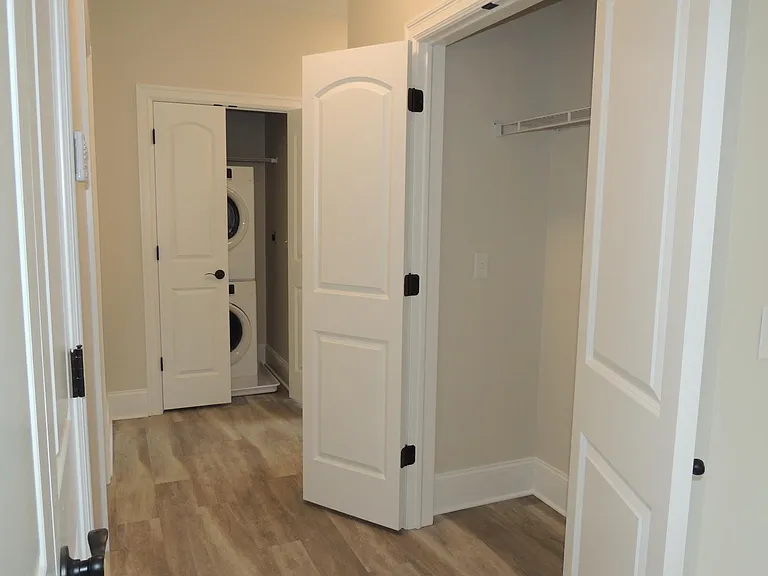 2 Bedroom / 2 Bath Hallway