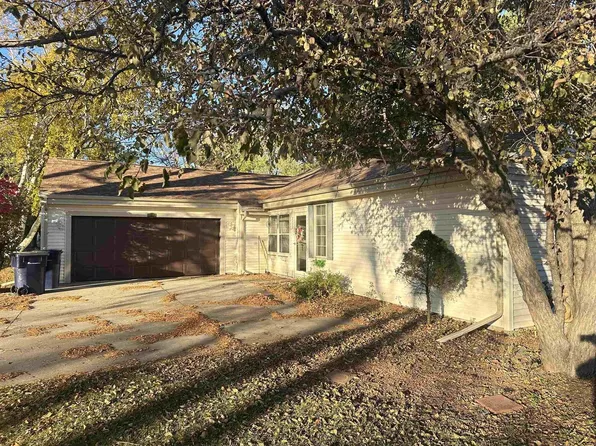 2127 South Pearl Street, Janesville, WI 53546