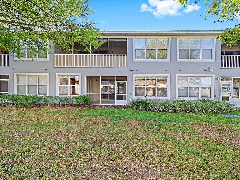 4570 SW 52nd Cir #107 — Photo 37