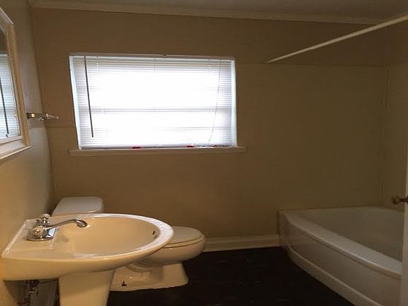 4th image of 802 Noel Dr