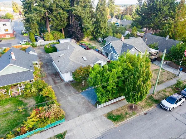 950 McDonald St, Duncan, BC V9L 1Z1