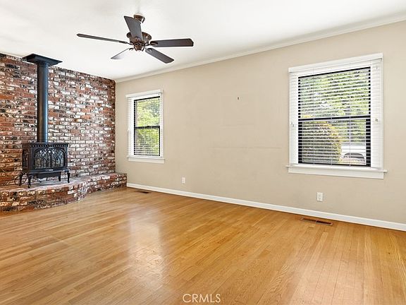 3rd image of 782 E 8th St