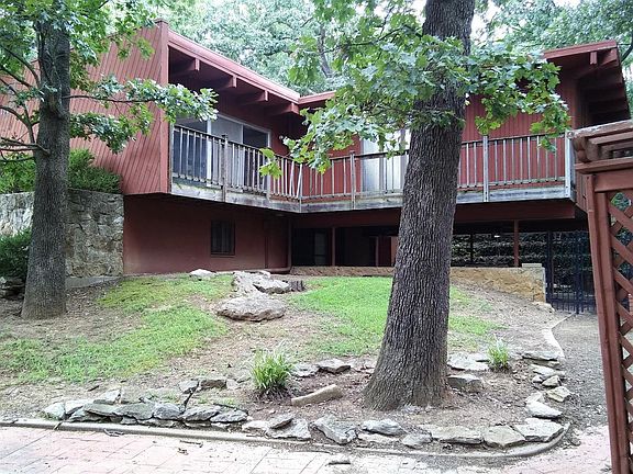 2nd image of 1305 Crestwood Dr