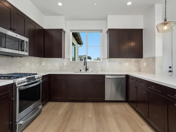 1223 Stonemark Pl #2, Vista, CA 92081