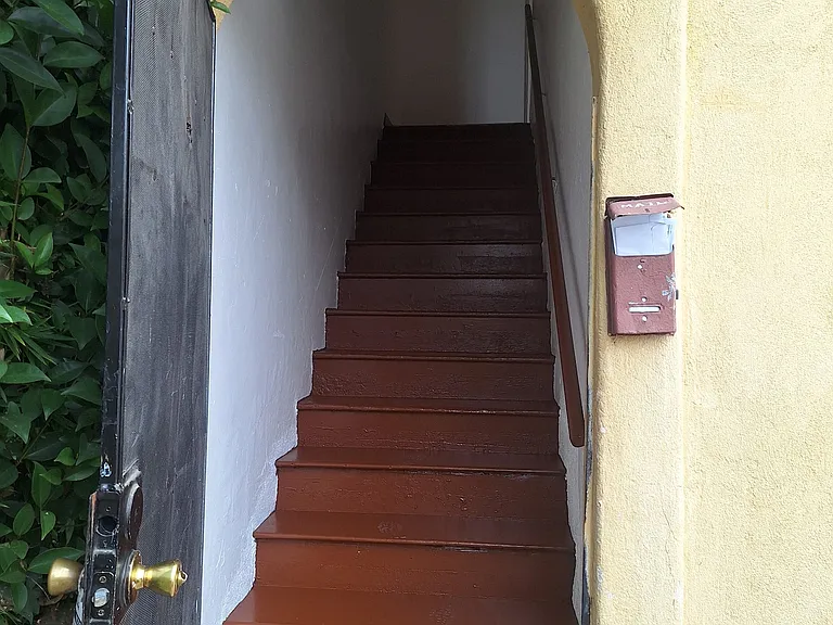 627 1/2 W 56th St #1 — Photo 8