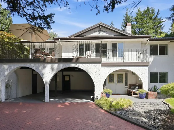 10659 Santa Monica Dr, Delta, BC V4C 1P9