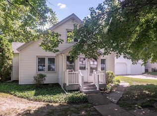 220 4th St NW, Orange City, IA 51041