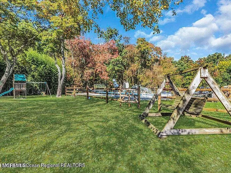 541 Frank Applegate Rd — Photo 20