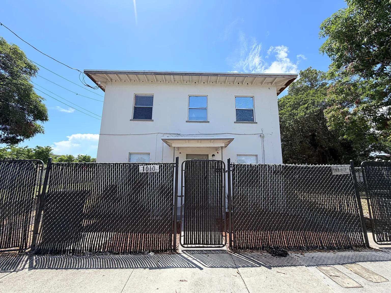 2 bed, 1.0 bath, 748 sqft, $1,875 — Photo 2