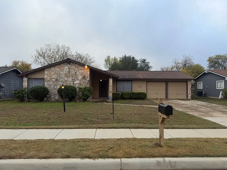 7422 Fieldgate Dr