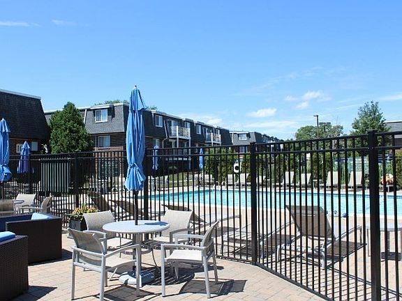 5th image of 145 Essex Ave APT 415