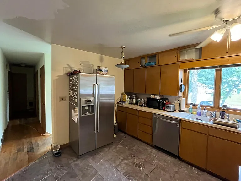 1408 Linden Dr — Photo 5