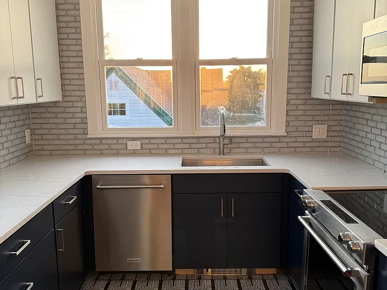 96 Munroe St #3 — Photo 38