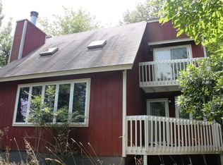 122 Greenleaf Dr, Long Pond, PA