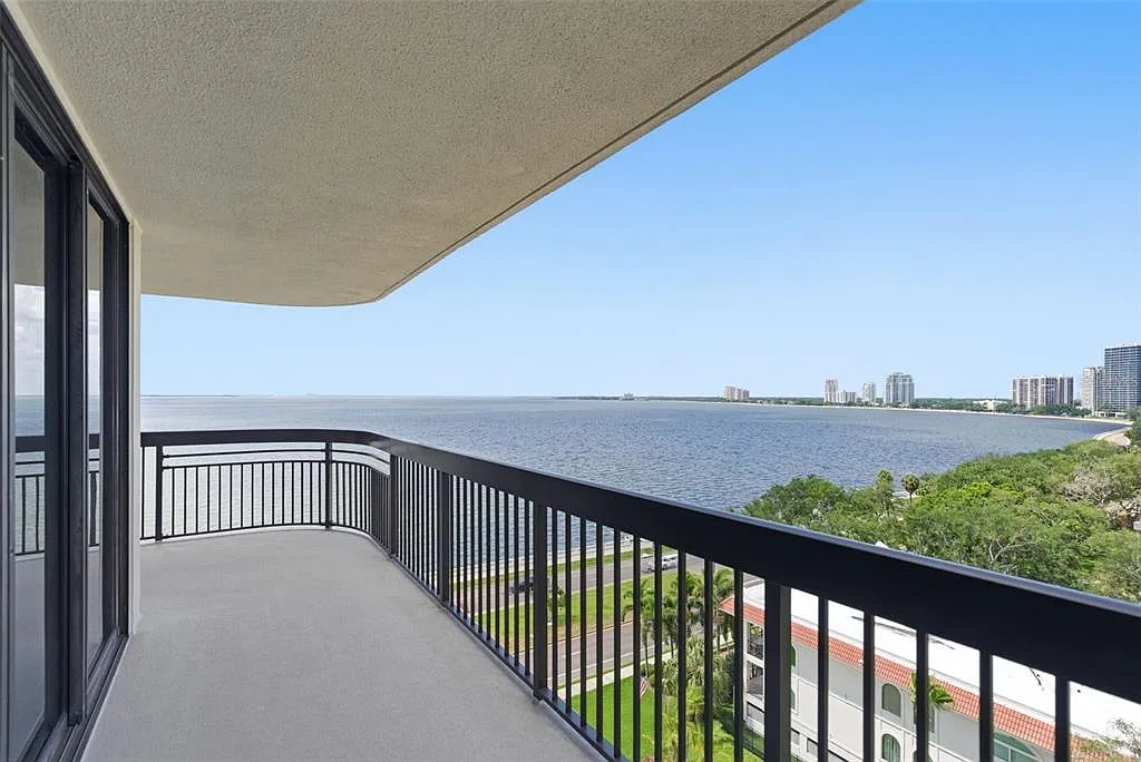 2 bed, 2.0 bath, 1520 sqft, $3,900 — Photo 3
